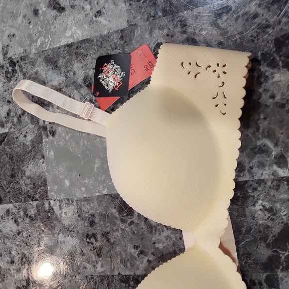 New Bee Na Bra - Picture 3 of 12